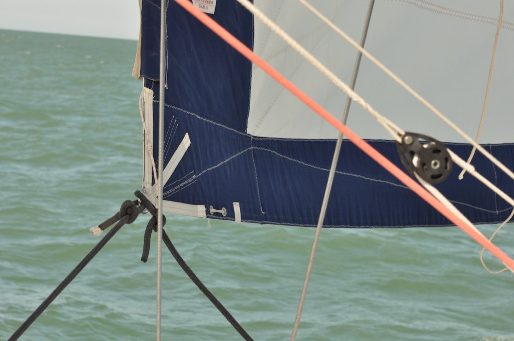voile d'avant en cours d'empannage
