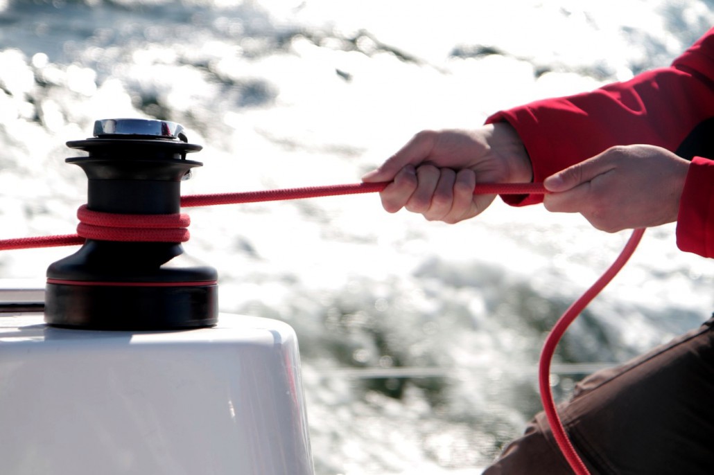visuel cours pratique de voile focus sur le winch